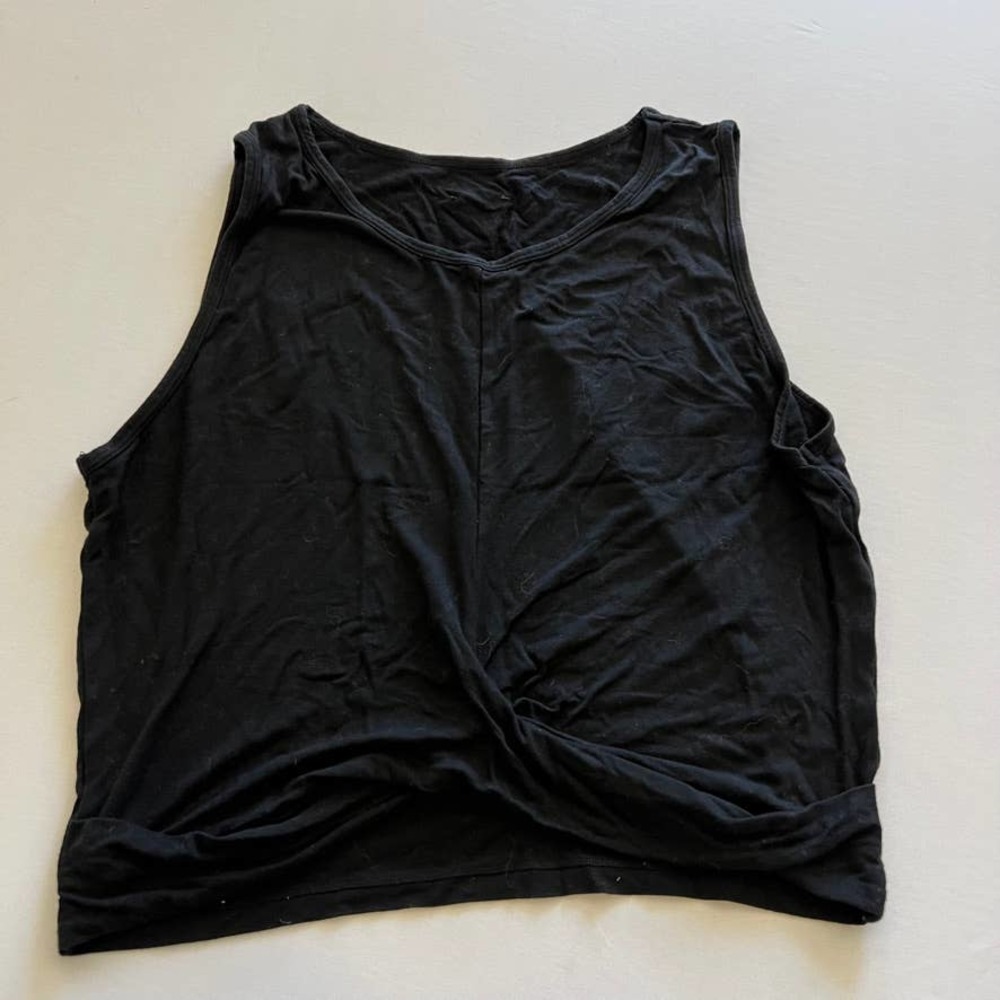 CURVES N Combatboots black twist front crop top L